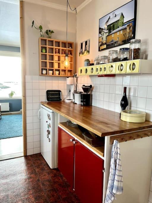 Sjarmerende Hus Med Orkesterplass Til Hav Og Fjell Stave Luaran gambar