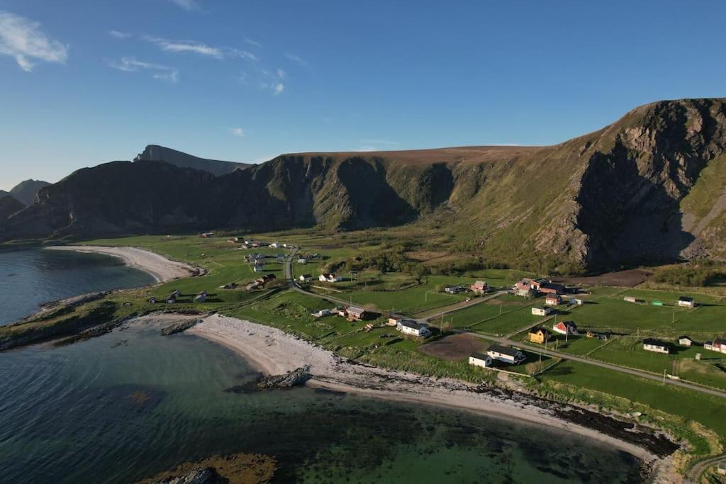 Sjarmerende Hus Med Orkesterplass Til Hav Og Fjell Stave Luaran gambar