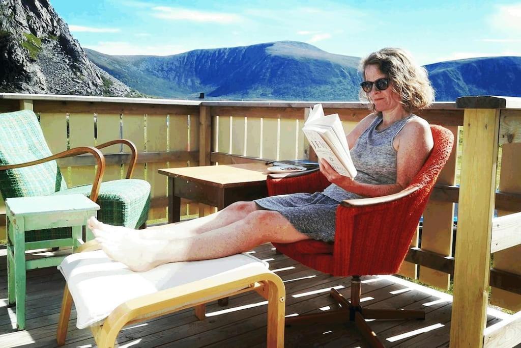 Sjarmerende Hus Med Orkesterplass Til Hav Og Fjell Stave Luaran gambar